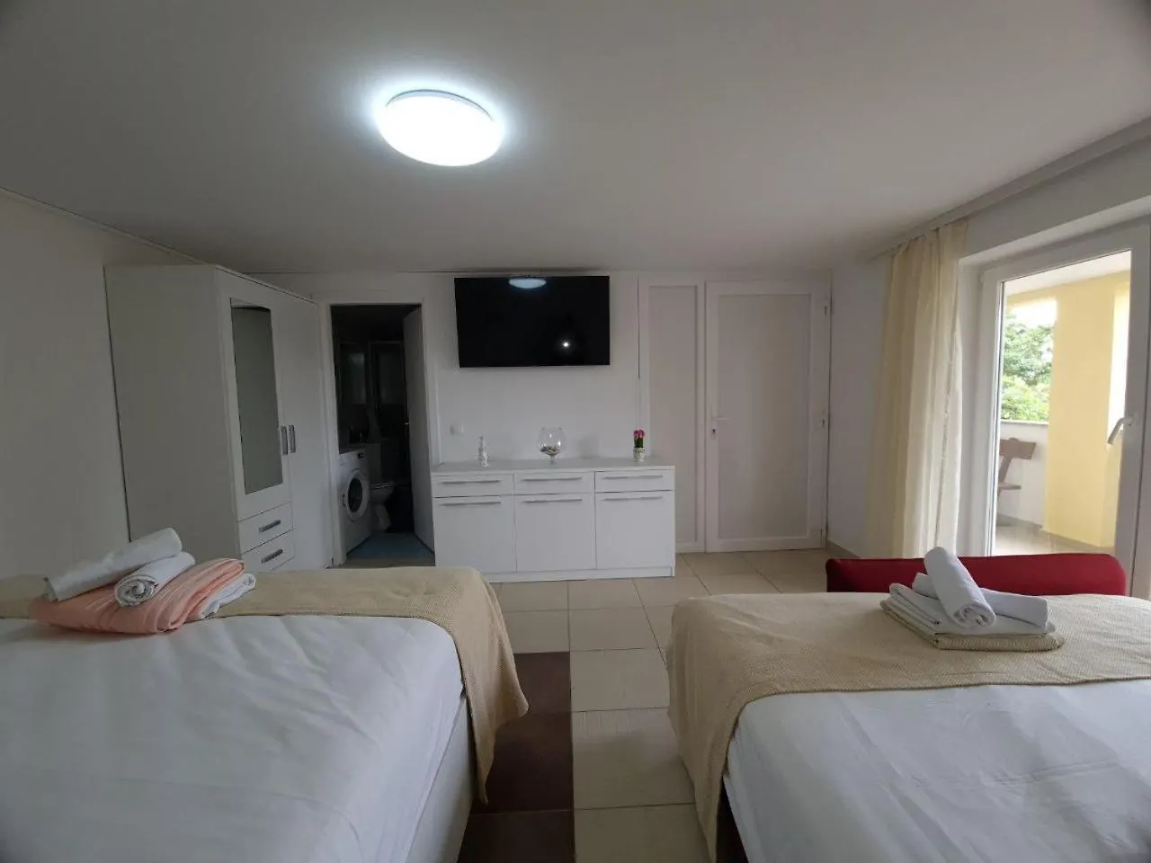 Eden Apartment Kornic