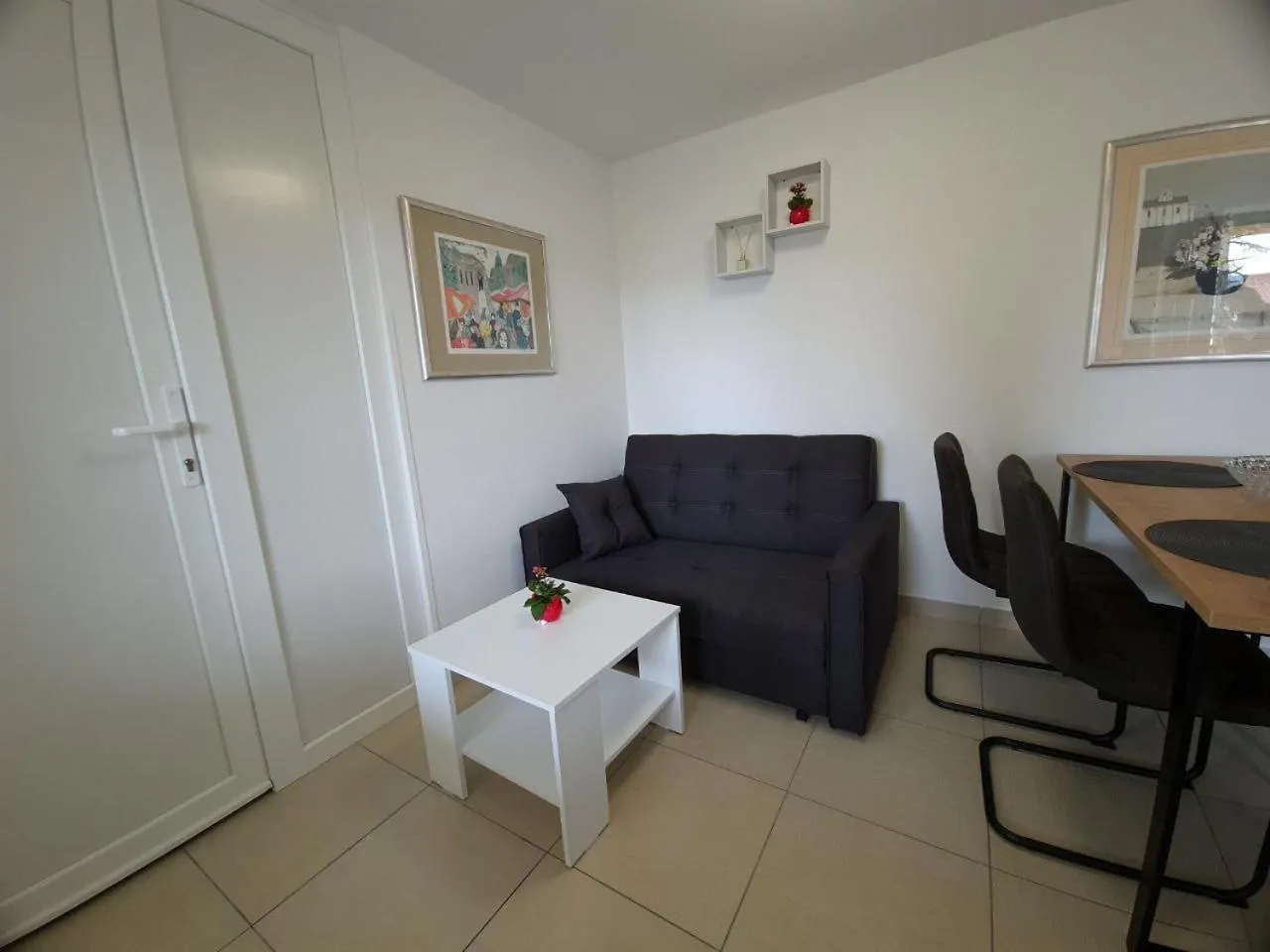 Eden Apartment Kornic 0*,